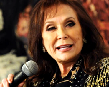 Loretta Lynn’s Big Moment: The Night She Made Country Music History
