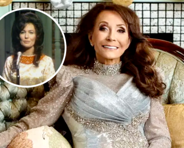 Loretta Lynn’s Beautiful Version of “In the Sweet By and By” Still Inspires Today