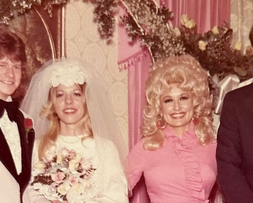 Rare Photo of Dolly Parton and Husband Carl Dean Shared by Her Sister Freida