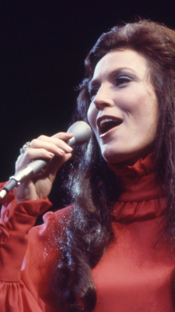 How Patsy Cline Made Loretta Lynn Fearless