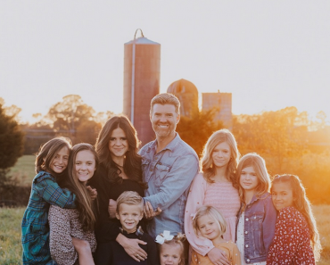 This South Carolina Family Dressed All 8 Kids as Country Stars for Halloween This South Carolina Family Dressed All 8 Kids as Country Stars for Halloween