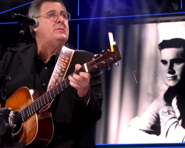 Vince Gill Performs “He Stopped Loving Her Today” for the Opry’s 100-Year Celebration