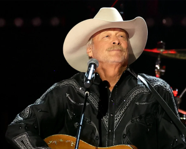 Alan Jackson’s Farewell Show Ends With 70,000 Fans Singing “Where Were You”