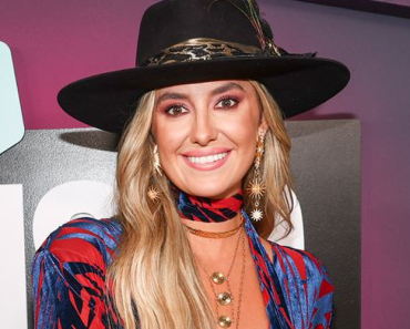 Inside Lainey Wilson’s Beachside Bachelorette Getaway